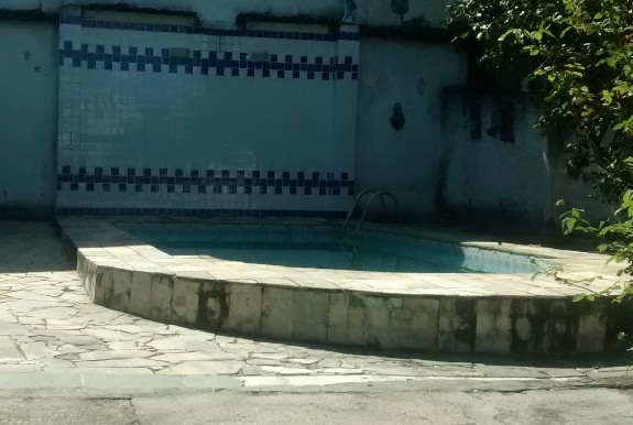 QUINTAL 3 COM PISCINA